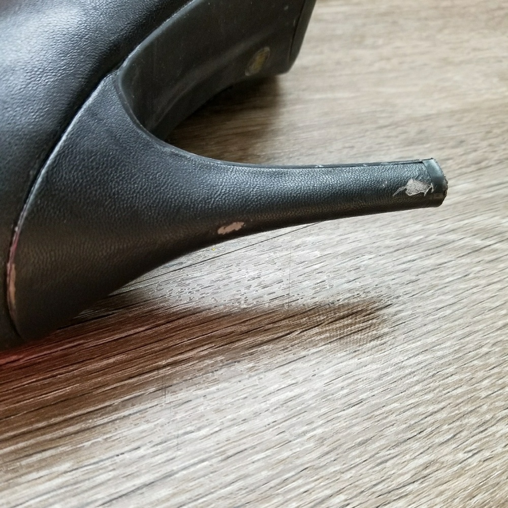 🔥SOLD🔥 BCBG Booties - Picture 6 of 7